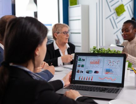 Estratégias de marketing B2B para empresas industriais: do inbound ao outbound